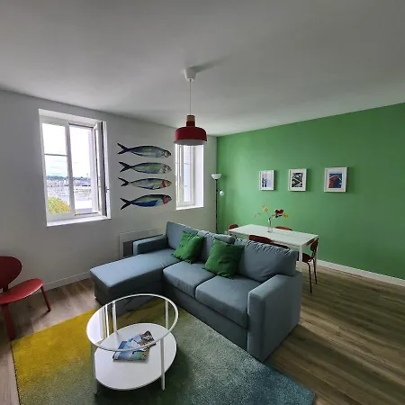 Apartment 3- Vue Sur Le Port, La Close, Confort, Wifi